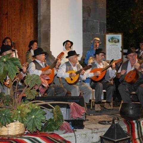 Fiestas manzana Folklore_0